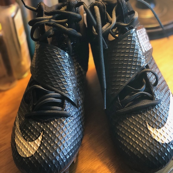 Nike men's cleats - Picture 2 of 5